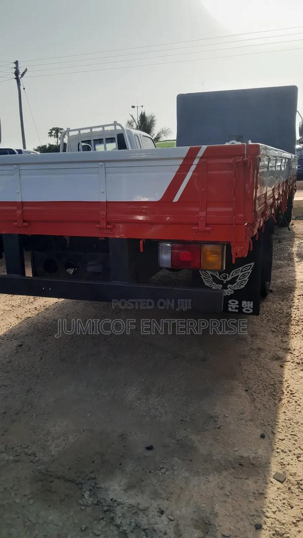 Hyundai 5ton Truck (Mega)