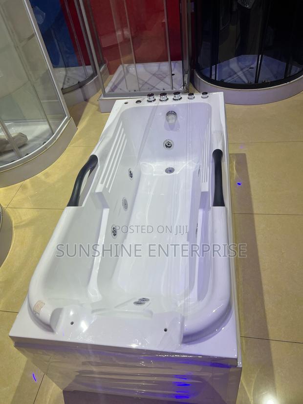 Straight Jacuzzi · Photo 4