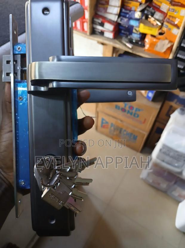 Vasto High Quality Door Lock With Bras Keys photo 5