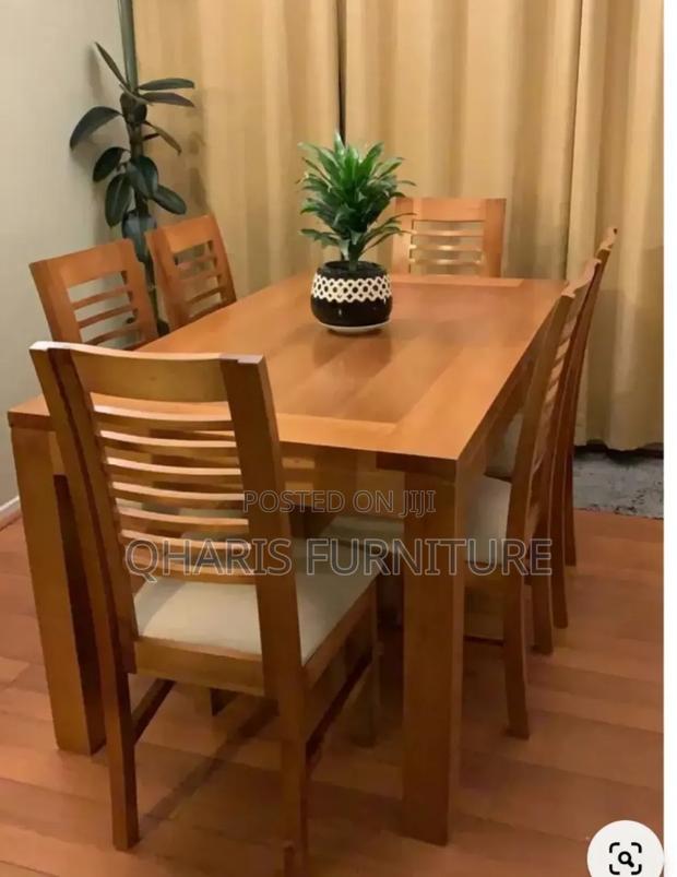 Dinning Table · Photo 2