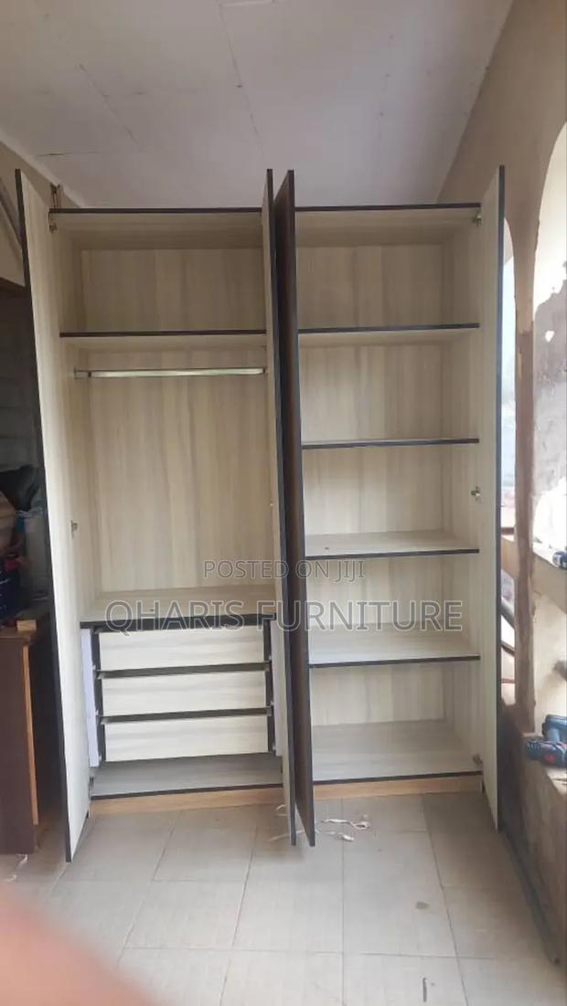 Huge Wardrobe · Photo 1