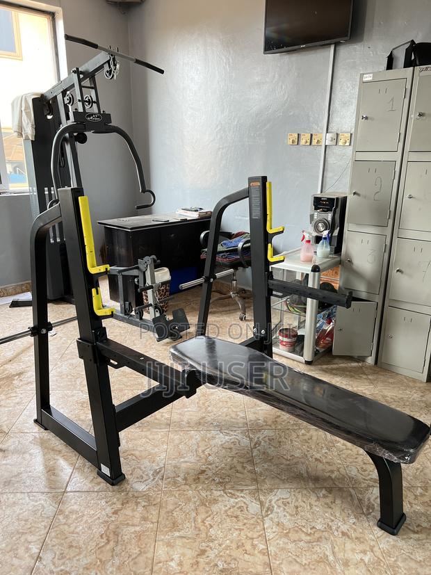 Flat Bench Press photo 3