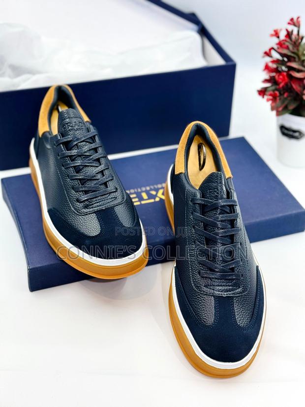 Prada Blue Black photo 3