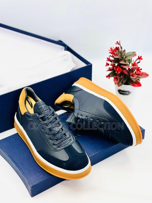 Prada Blue Black photo 2