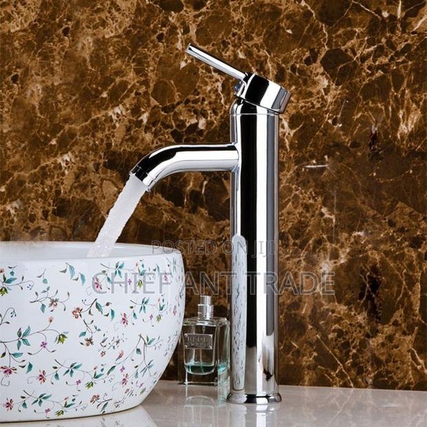 Tall Faucet Hot and Cold · Photo 3