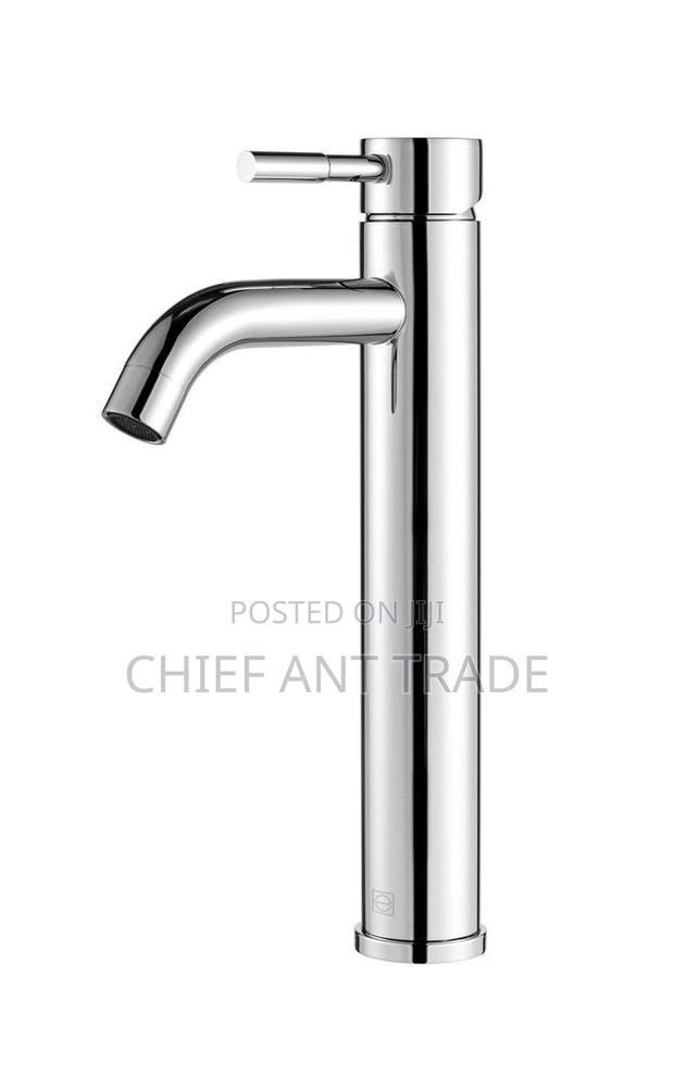 Tall Faucet Hot and Cold · Photo 4