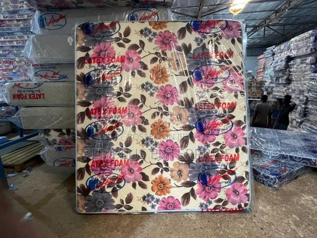 Latex Foam High Density King Size · Photo 4