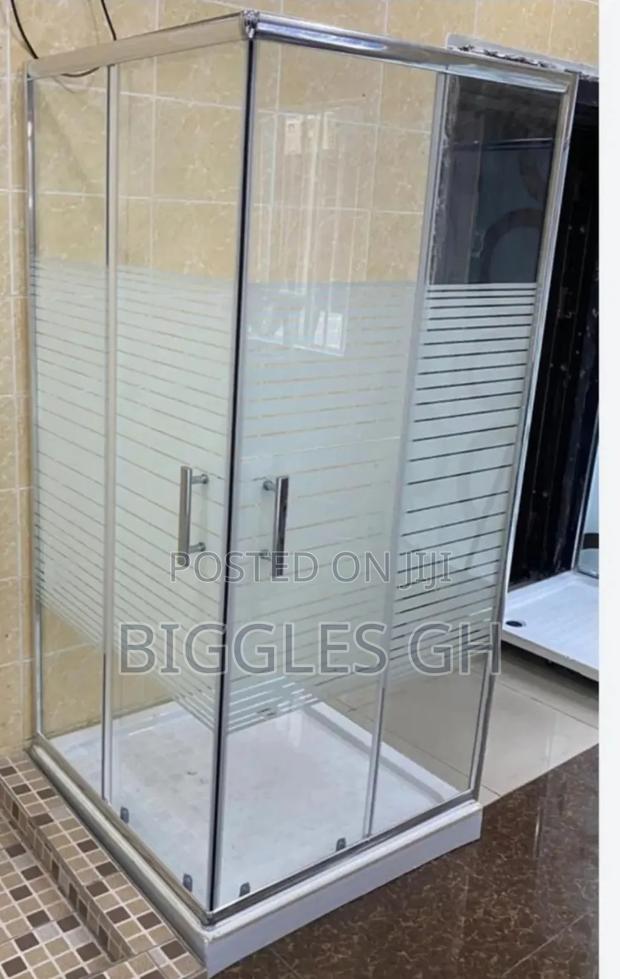 Tainted Glass Cubicle · Photo 4