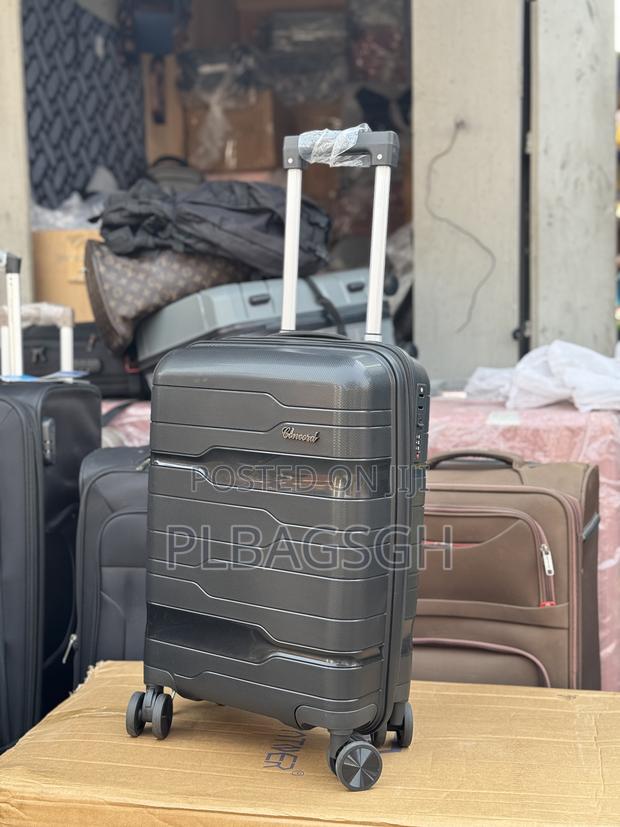 Small Size 19 Inches Trolley Traveling Bag at Plbagsgh · Photo 4