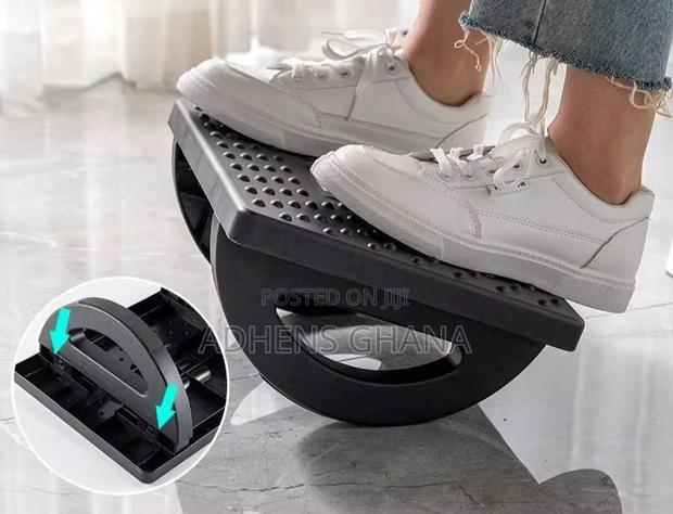 Ergonomic Footrest Under Desk at Work · Photo 4