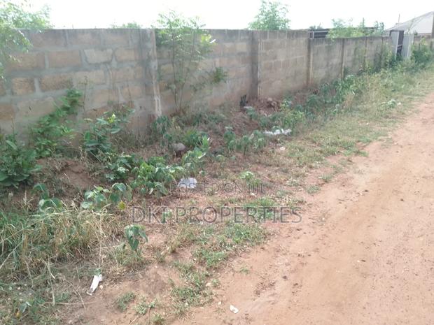 Fenced Plot of Land for Sale · Photo 4