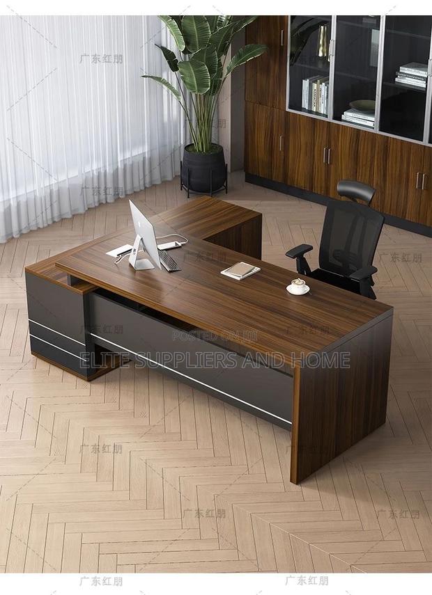 Office Desk · Photo 1