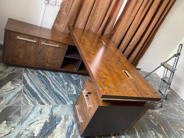 Office Desk · Photo 1