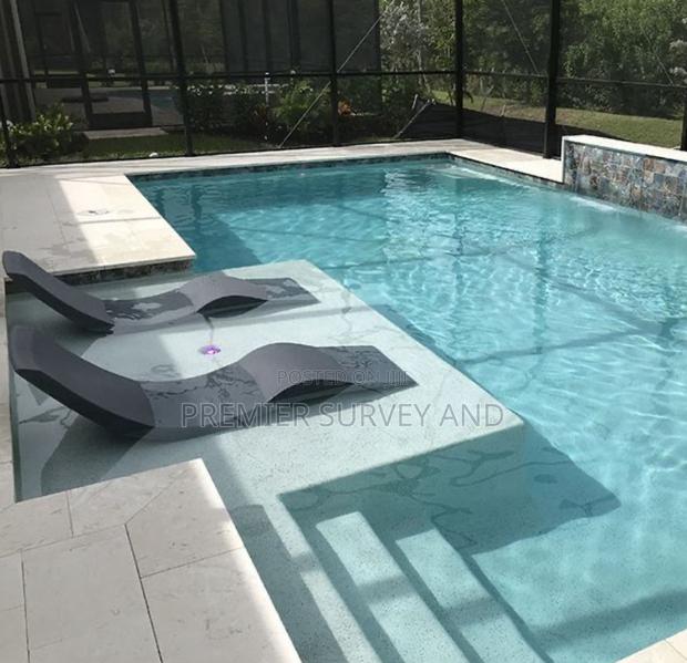 Backyard Swimming Pool · Photo 4