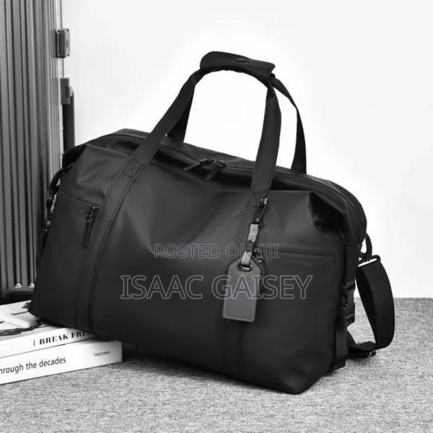 Large Capacity Leather Duffle Bags With More Compartments · Photo 3