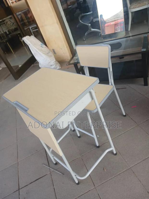 Student Desk Table and Chair XZ36YTR · Photo 1