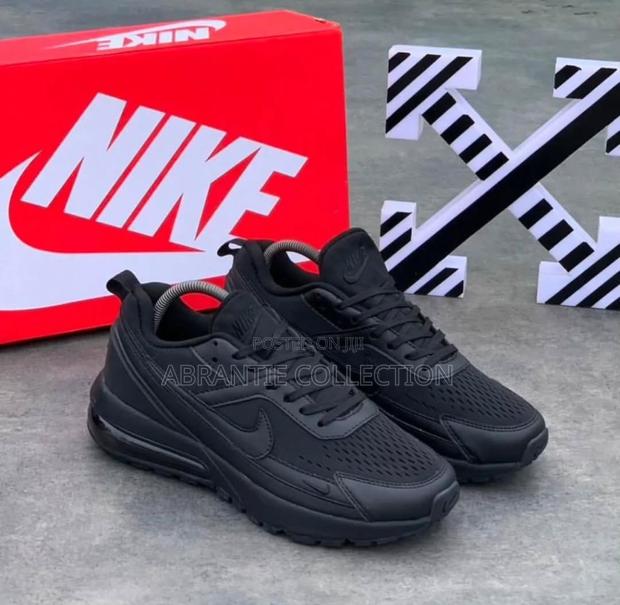 Airmax 270 Pulse Triple Black · Photo 3