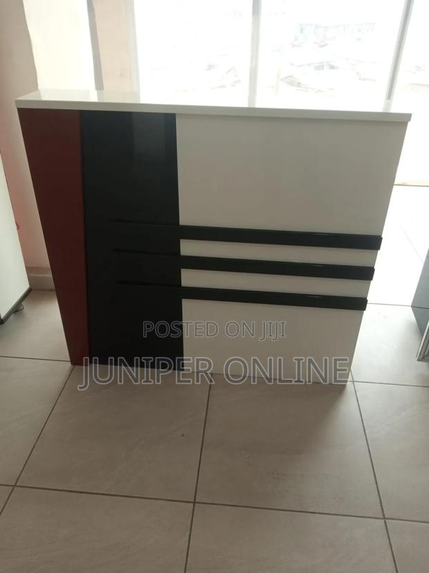 Front Desk/Table Huredee Cute · Photo 1