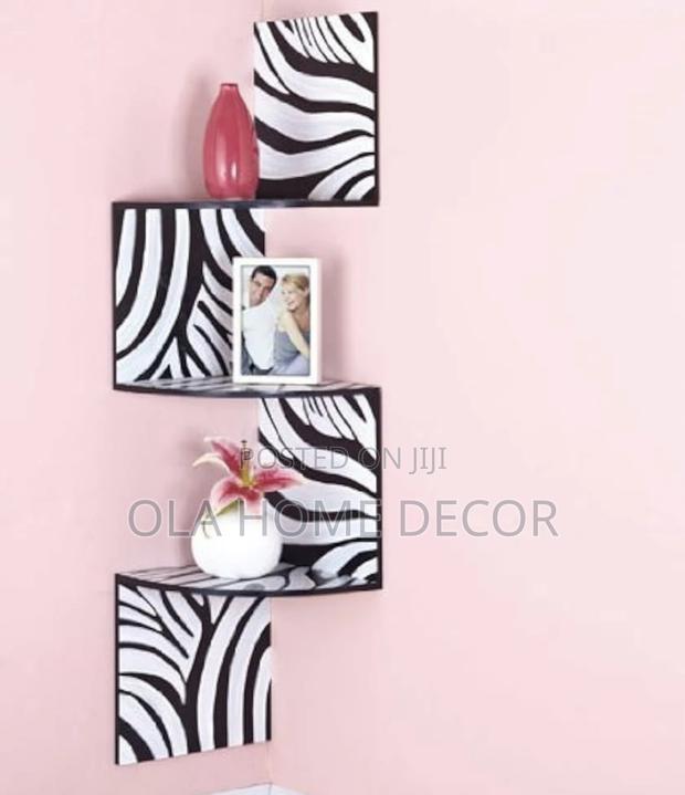 Corner Wall Shelve · Photo 2