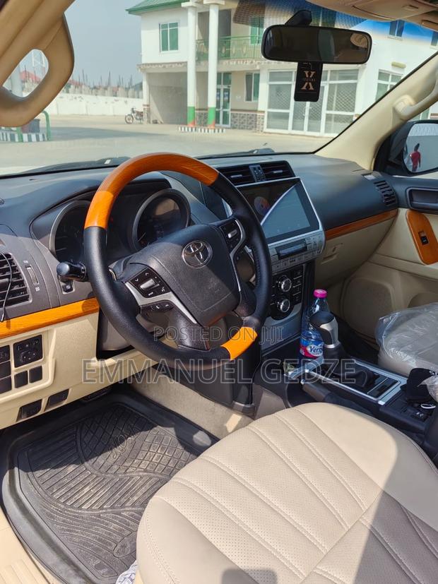 Land Cruiser Prado - For Rent (New) · Photo 3
