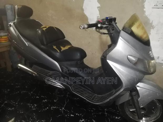 Suzuki Burgman 2013 Gray · Photo 1