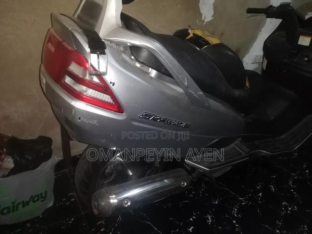 Suzuki Burgman 2013 Gray · Photo 3