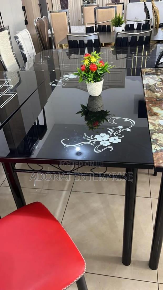Affordable Glass Centre Table · Photo 1