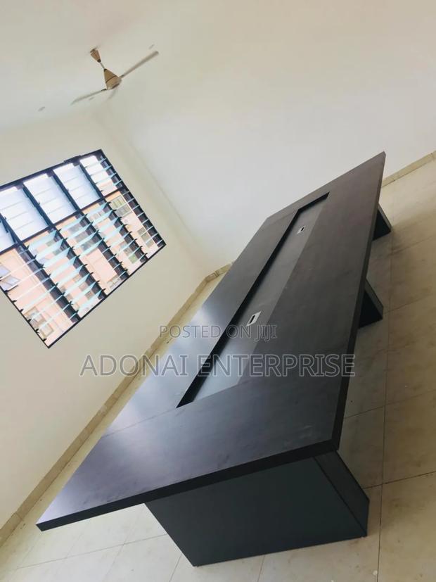 Conference Table 480cm*160cm
Qvhr34 · Photo 2