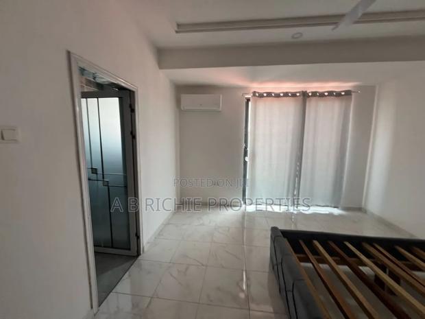 Furnished 2bdrm Apartment in Ab Richie Properties, East Legon for rent · Photo 4