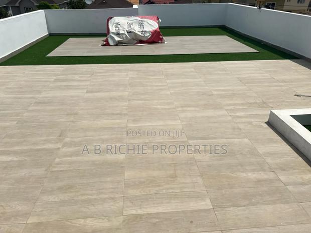 Furnished 2bdrm Apartment in Ab Richie Properties, East Legon for rent · Photo 2