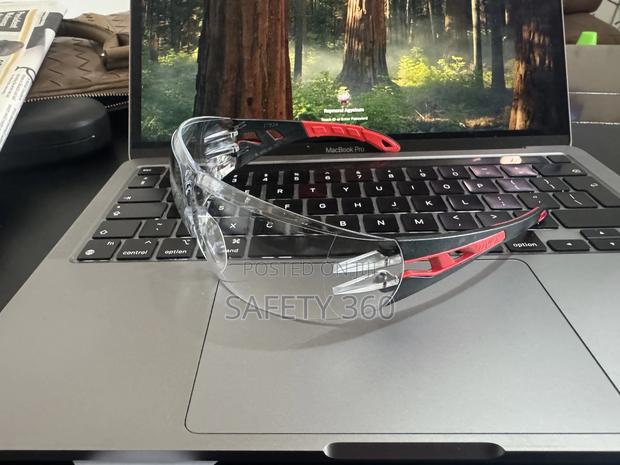 Safety Goggle · Photo 4