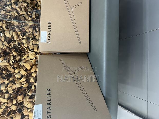 Starlink Flat High Performance Kit: · Photo 1