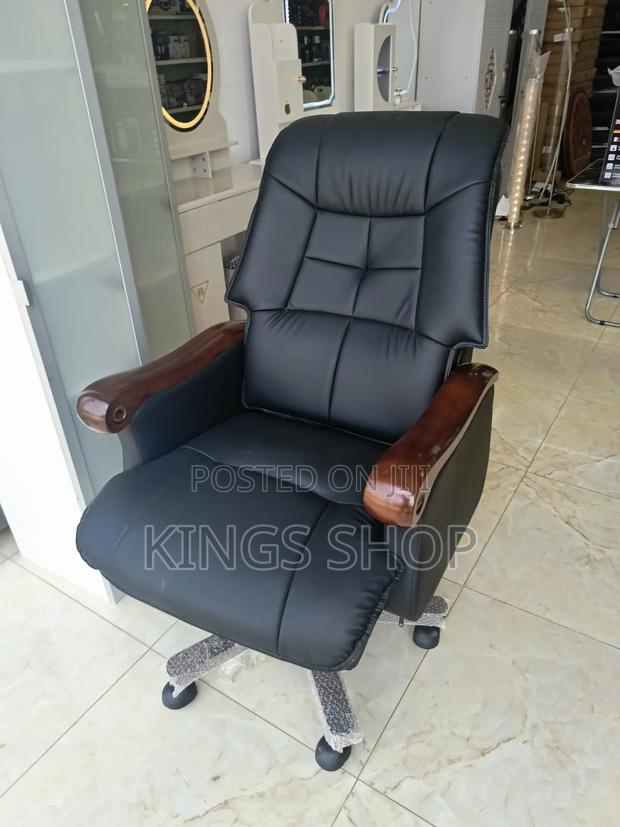 Executive Manager Swivel Recliner Chair · Photo 2