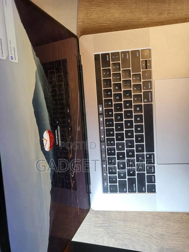 Laptop Apple MacBook Pro 2019 16GB Intel Core I7 SSD 512GB photo 2