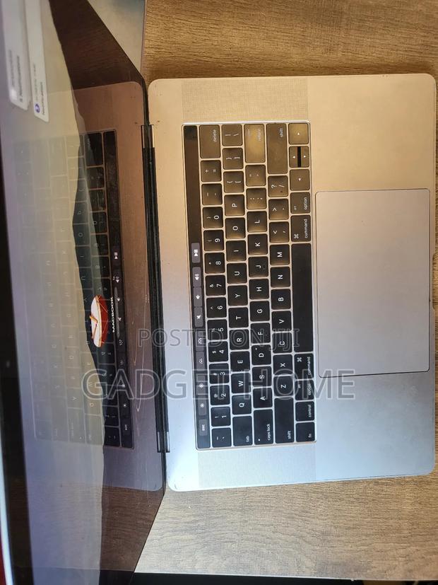 Laptop Apple MacBook Pro 2019 16GB Intel Core I7 SSD 512GB photo 3