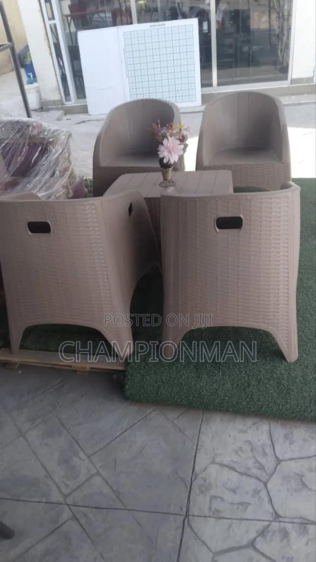 Garden Chairs · Photo 2
