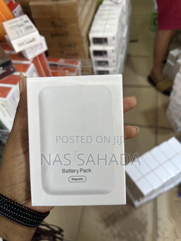 Apple Wireless Power Bank · Photo 3