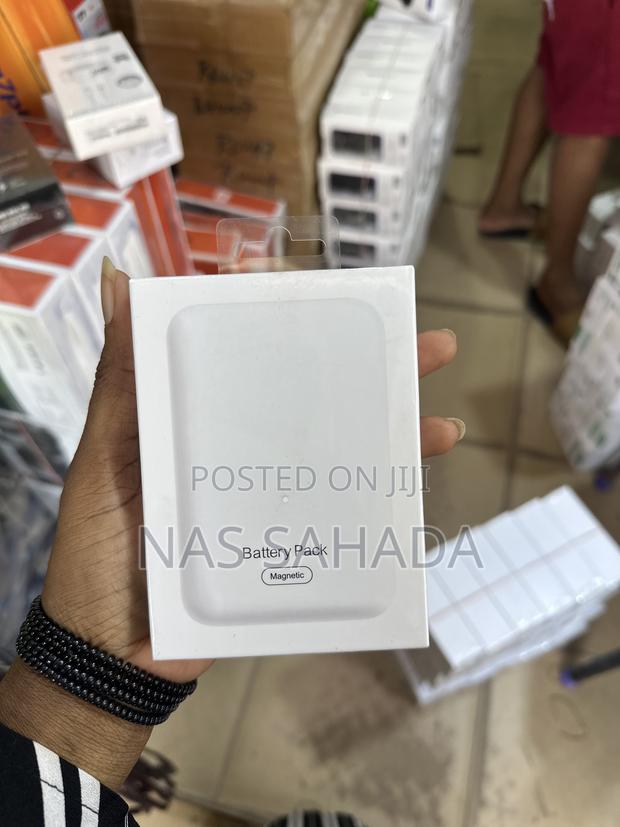 Apple Wireless Power Bank · Photo 4