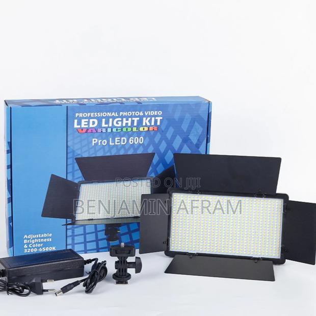 Adjustable Brightness Video Led Light · Photo 3