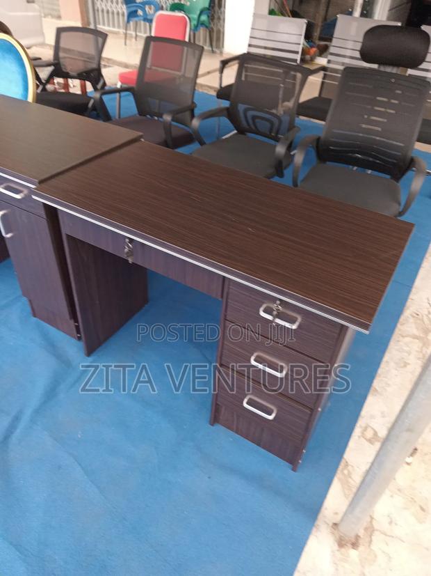 Classroom Block Teacher Table · Photo 2