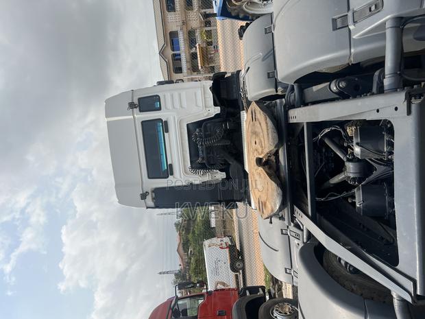 Trailer Head photo 2