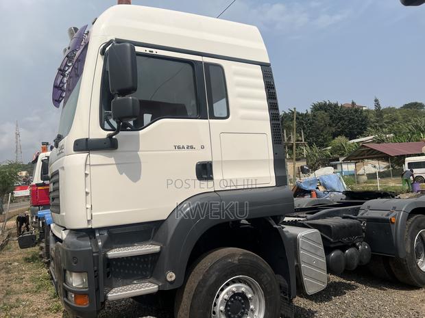 Trailer Head