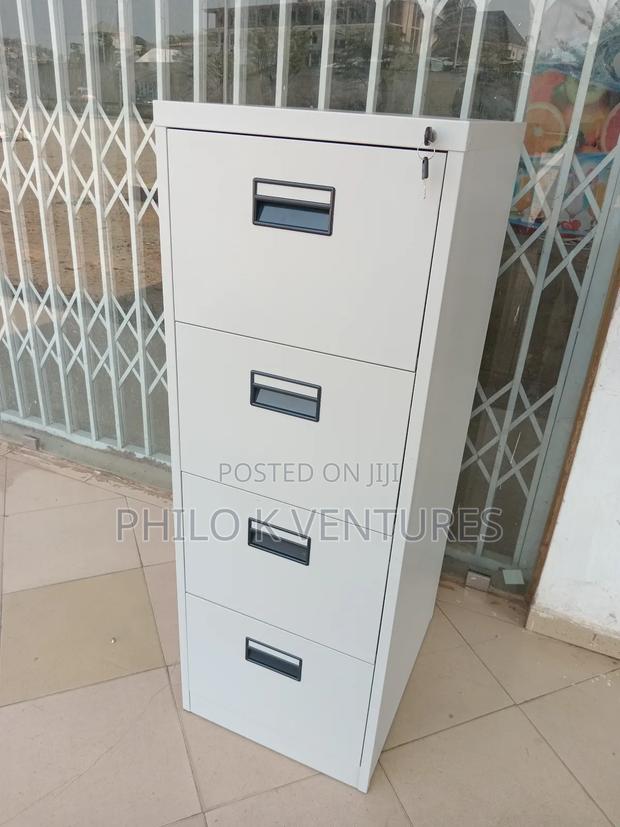Lockable File Cabinet · Photo 2