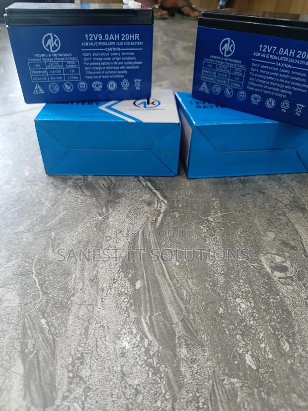 12volts 7amps Batteries photo 3