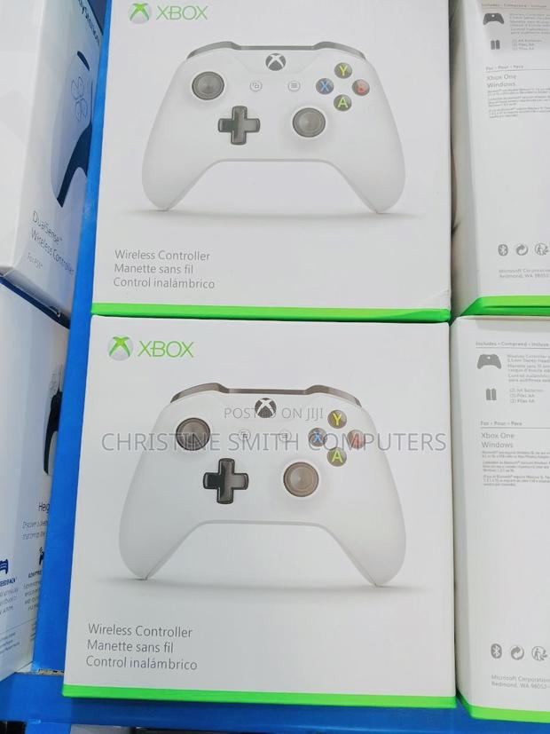 Xbox One X Wireless Controller photo 2