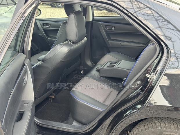 Toyota Corolla SE Special Edition 4dr Sedan (1.8L 4cyl CVT) 2017 Black photo 8
