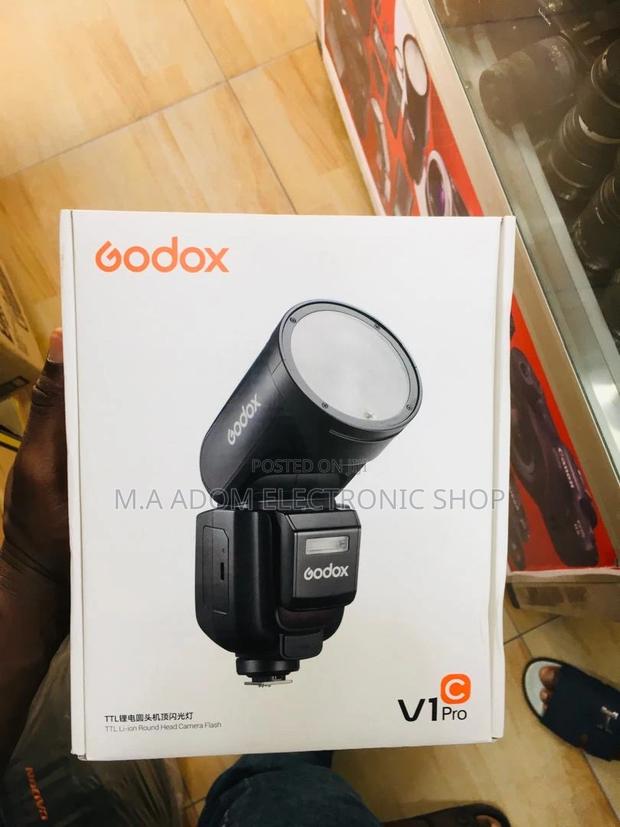 Godox V1 Pro: Capture Light. Capture Life. · Photo 2