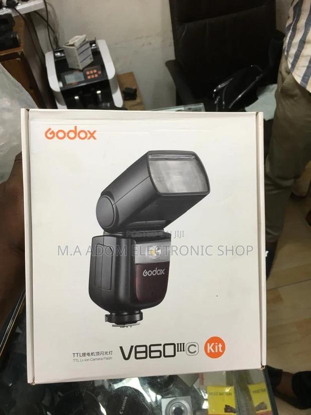 Godox V860III: Your Photography's Secret Weapon · Photo 2