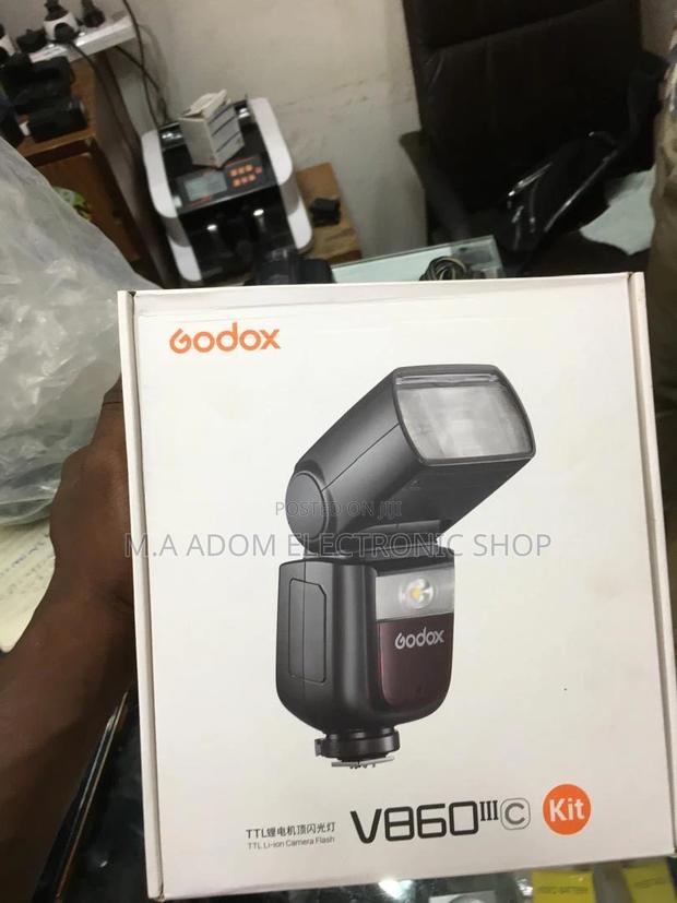 Godox V860III: Unleash Your Creative Potential. · Photo 2
