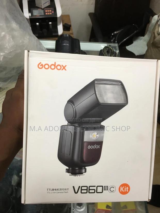 Godox V860III: Capture Stunning Images, Every Time. · Photo 2